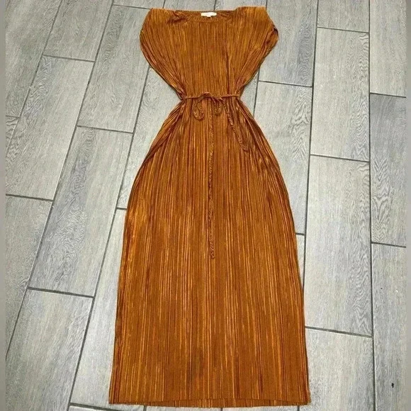 Sincerely Jules Cognac Bronze Plisse Midi Dress Size Medium - Picture 4 of 8